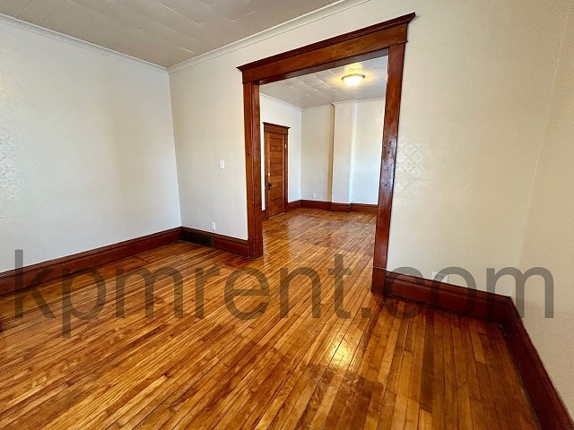 Photo - 705 10th St NE