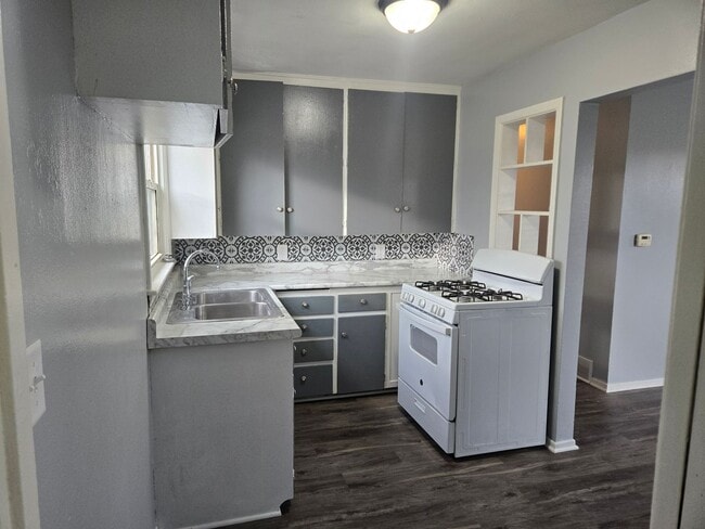 Photo - 1754 Newell St