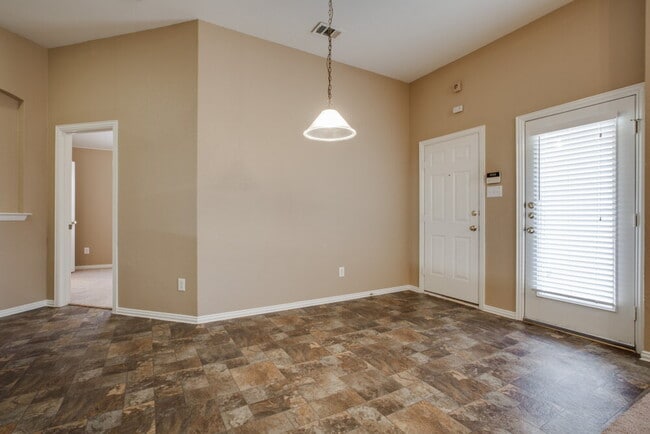 Photo - 125 Hickman St