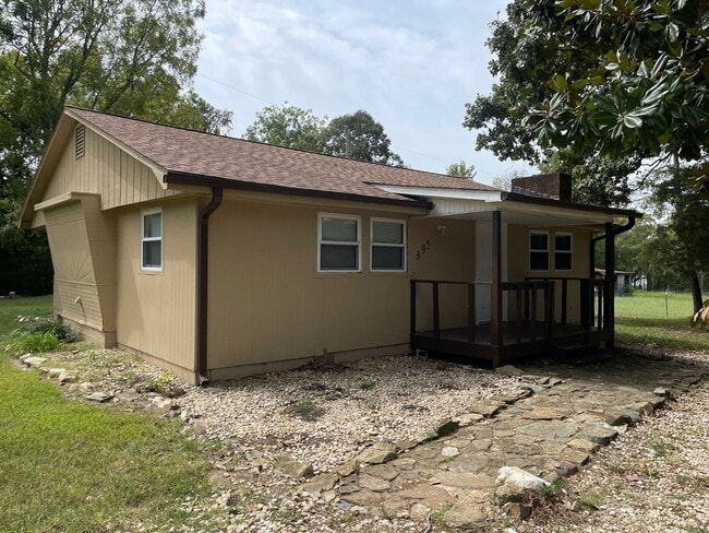 Building Photo - 2 bdrm singlewide with additions