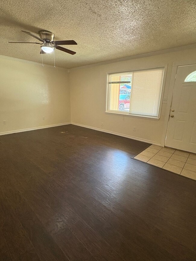 Photo - 808 Catherine Dr