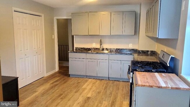 Photo - 29 E Hinckley Ave