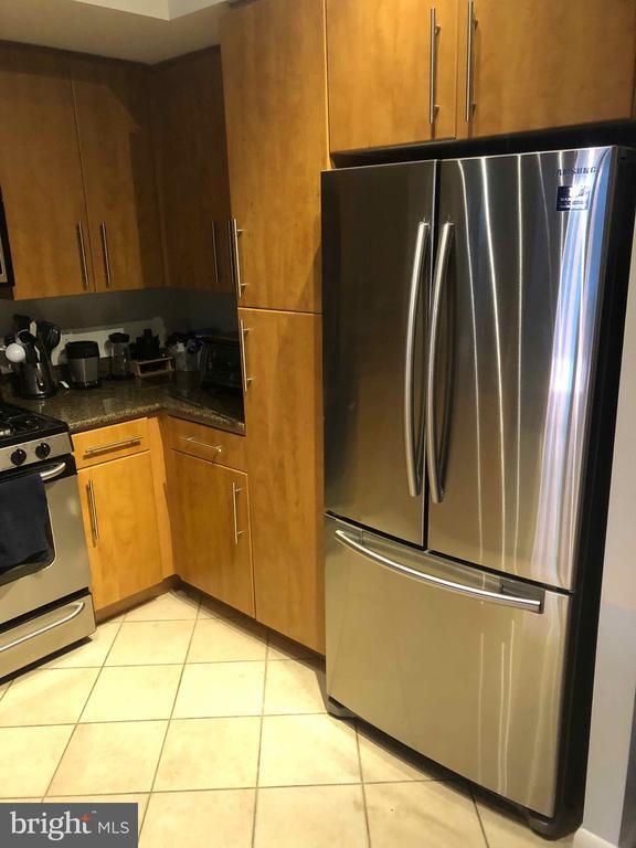 Photo - 1021 N Garfield St Unidad 215