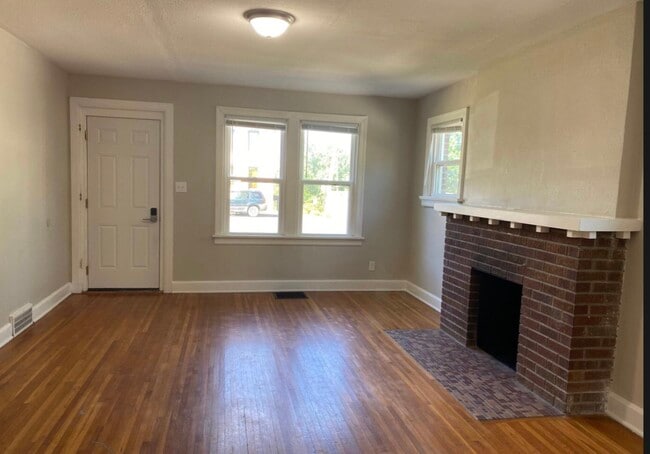 Living Room - 1103 E McCarty St Unit A