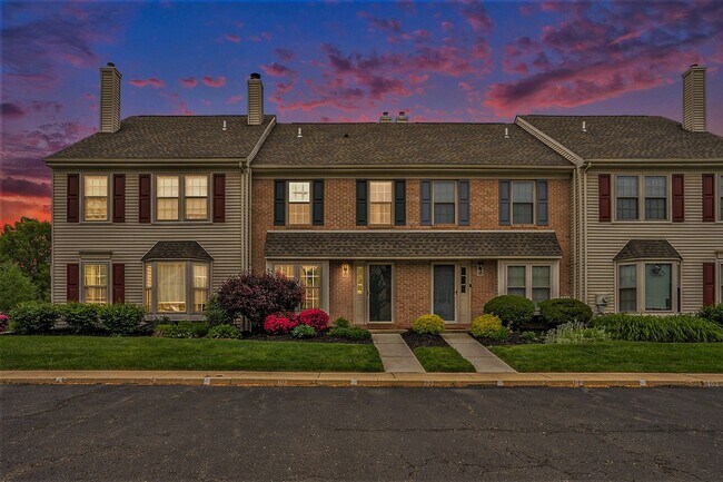 Photo - Beautiful Spacious Townhome