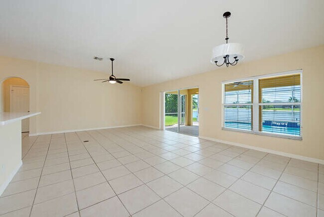 Photo - 2271 Grove Dr