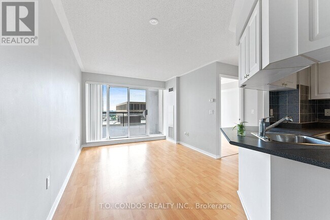 Photo - 909 Bay St. Unité 2002