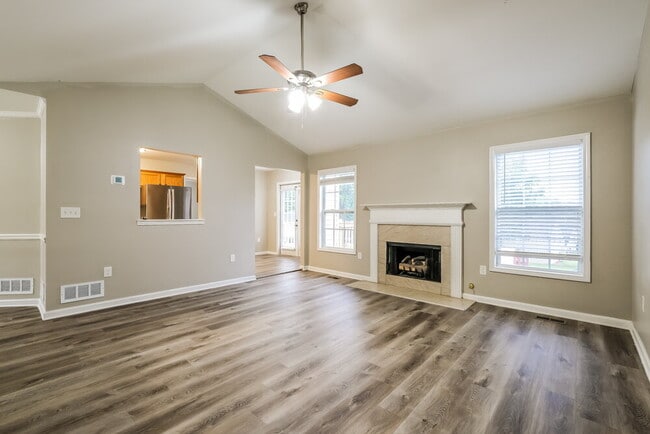 Photo - 9695 Poole Rd