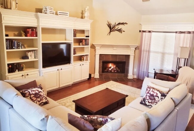 Photo - 263 Lake Valley Dr