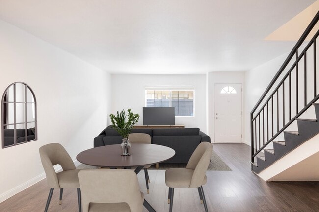 Photo - 1817 Garfield Pl