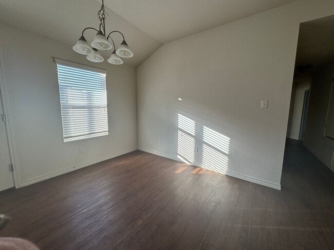 Photo - 1537 Justin Lp Unit A