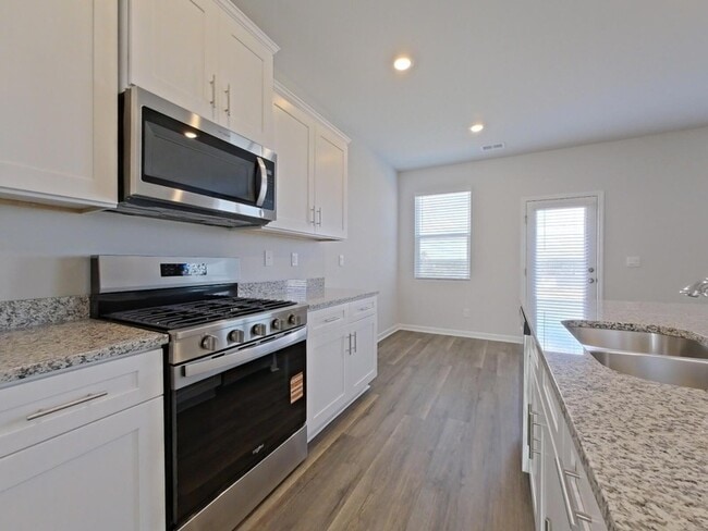 Photo - 937 Raghorn Rd