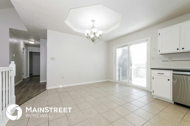 Photo - 421 SW Hamilton Ln