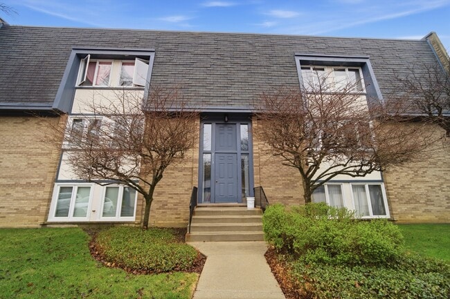 Building Photo - 2113 Ammer Ridge Ct Unit 301