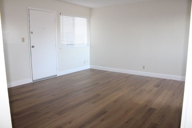 Photo - 5234 Sacramento Ave