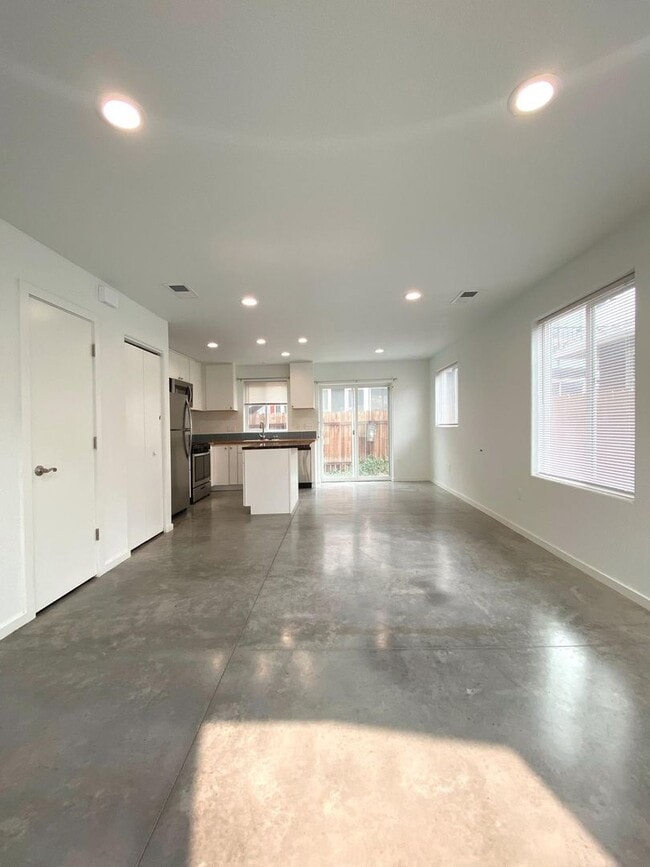 Photo - Stylish Midtown Duplex