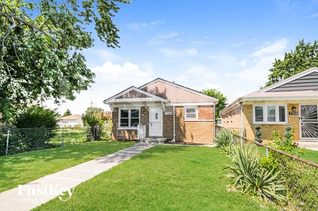 Building Photo - 7744 Lotus Ave