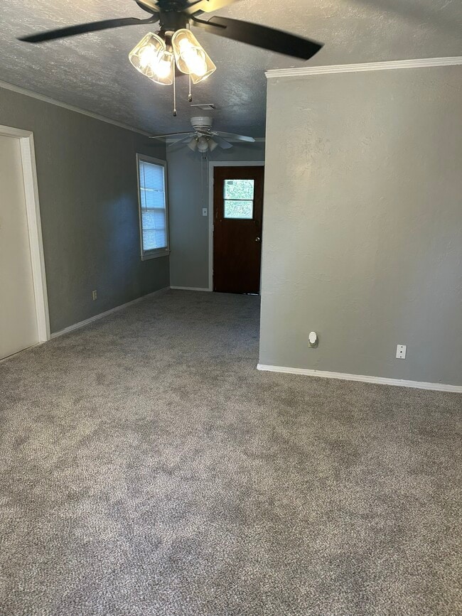 Photo - 409 W Johnson St House