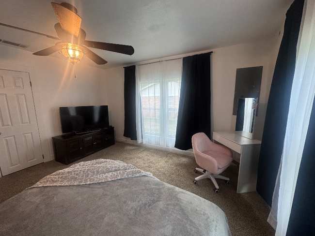 Photo - 1618 Sycamore St