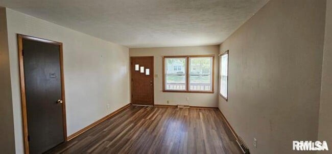 Photo - 3343 5th St