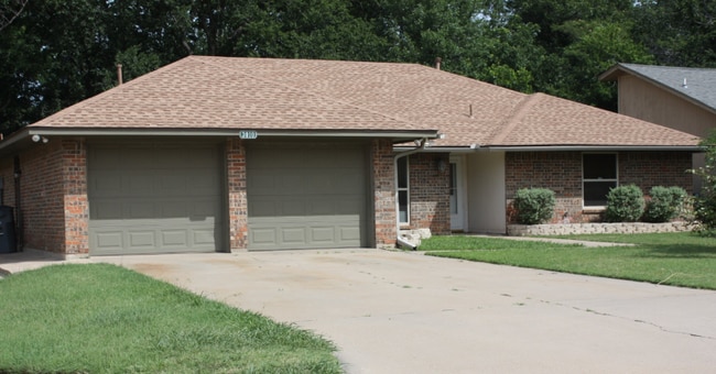 3010 NE Kingsbriar Dr