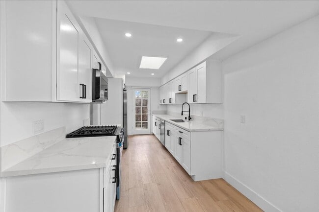 Photo - 6910 Eberhart St