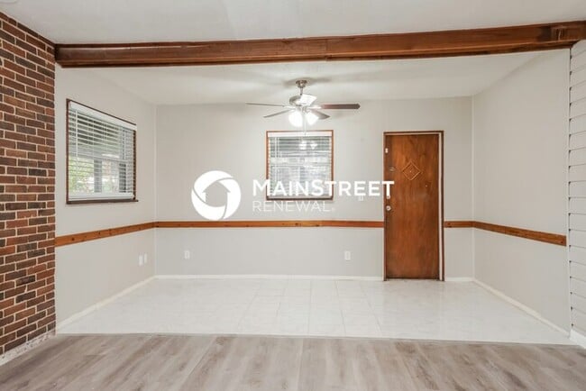 Photo - 3 Bedroom Pet-Friendly Home in KISSIMMEE, FL with Main Street Renewal