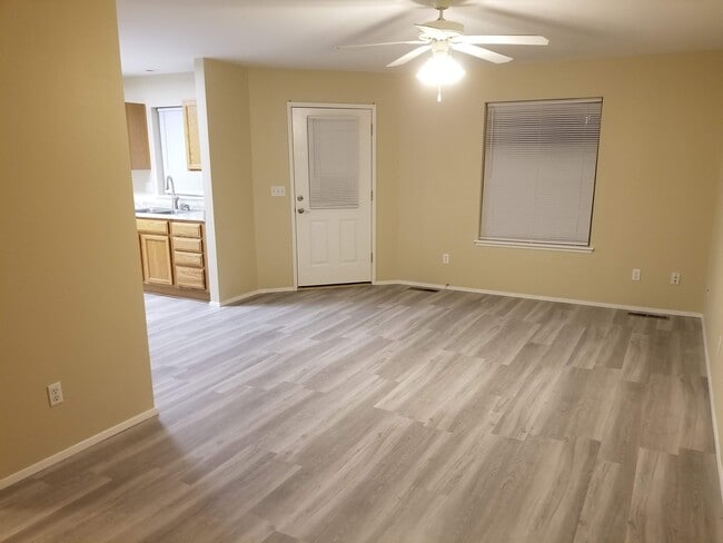 Photo - 1048 Ne Warner Pl