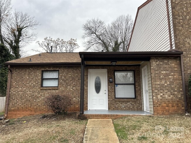 Building Photo - 309 Cemetery St Rental