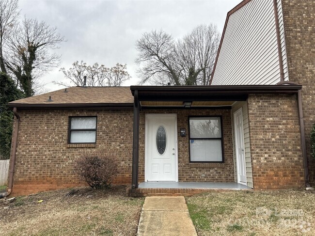 Building Photo - 309 Cemetery St Rental
