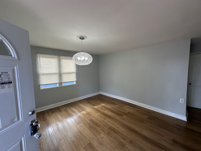 Photo - 1717 Mc Quade St