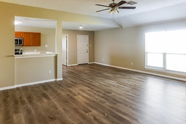 Building Photo - 5207 Riverwood Dr Rental