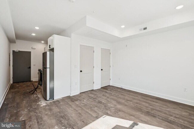 Photo - 4237 Mantua Ave