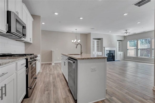 Photo - 1376 Elderwood Way