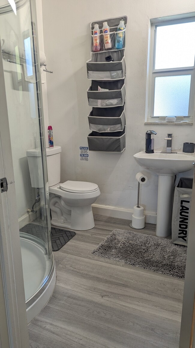 Building Photo - 17121 NW 10th Ct Unit AliaSpot Studio Rental