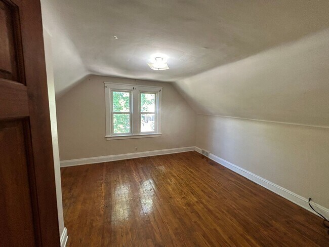 Photo - 3589 W 50th St Unidad 3589 W 50th St UP