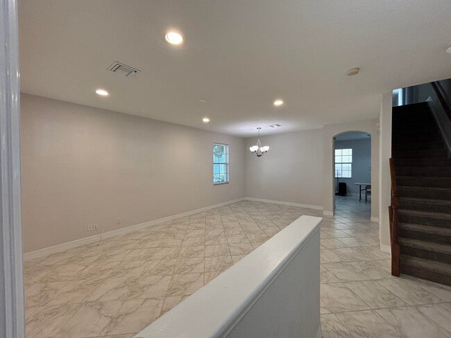 Photo - 909 NW 18th Ave