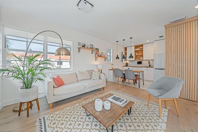 Photo - 1457 Meridian Ave Unidad 201