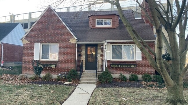 Building Photo - 1076 Sherwood Dr