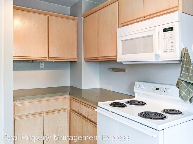 Photo - 3 br, 1 bath House - 2007 S Spring Ave