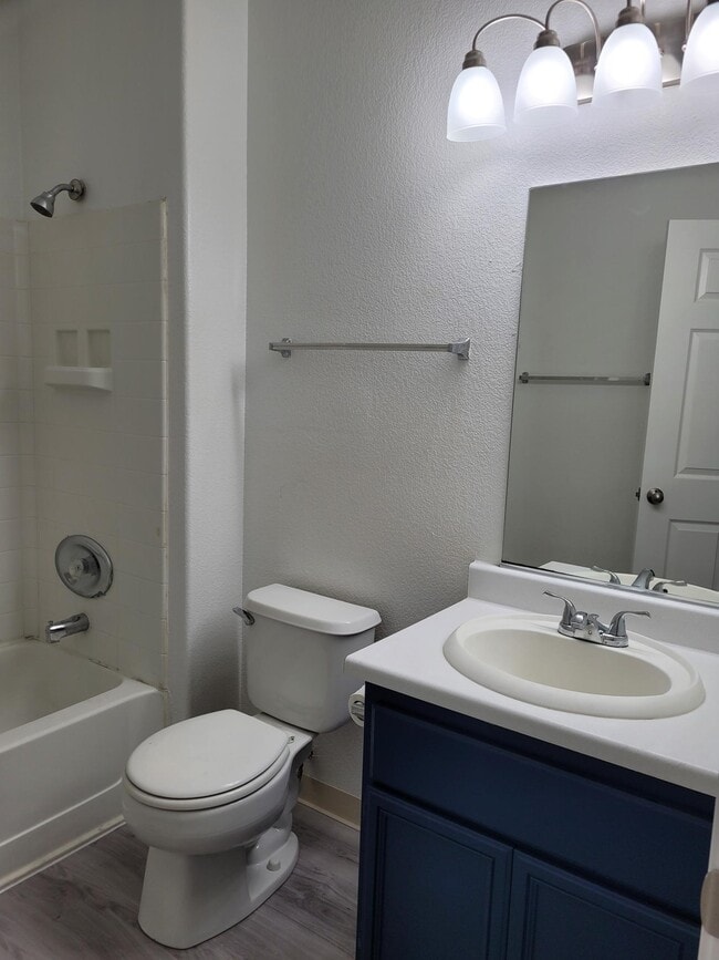 Photo - 3318 N Decatur Blvd Unidad 1050