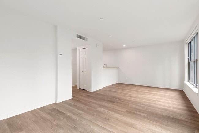 Photo - AVIA on Pike Street