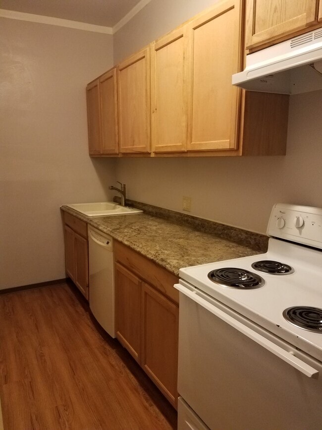 Building Photo - 108 5th St Unit 5 Rental