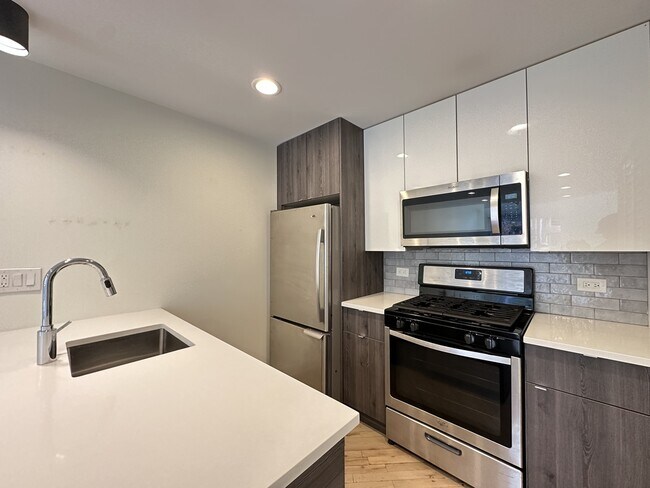Photo - 853 W Grace St Unit 101G