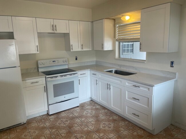 Photo - 403 S Orion Ave