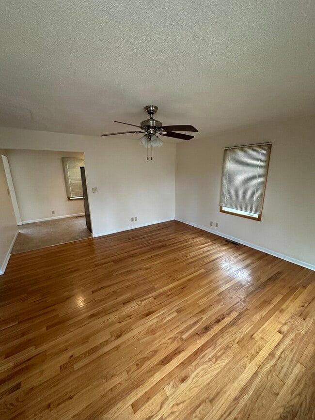 Photo - 4911 Sunset Dr