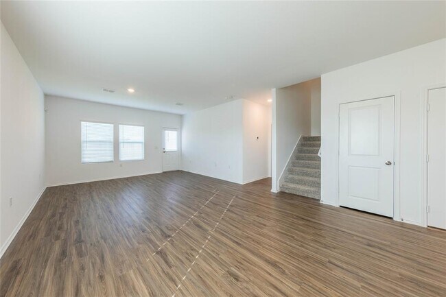 Photo - 2413 Nightview Dr