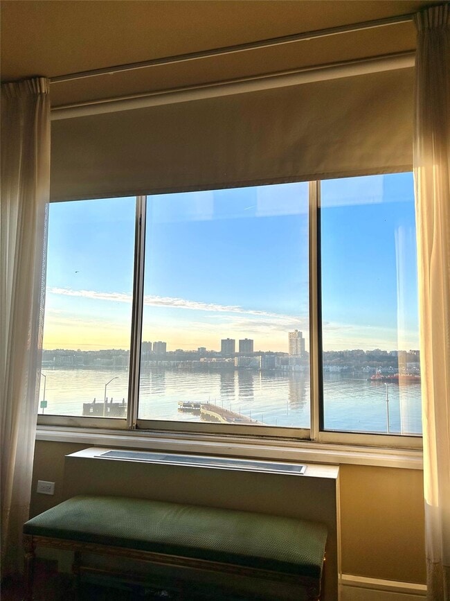 Photo - 200 Riverside Blvd Unidad 6N Rental
