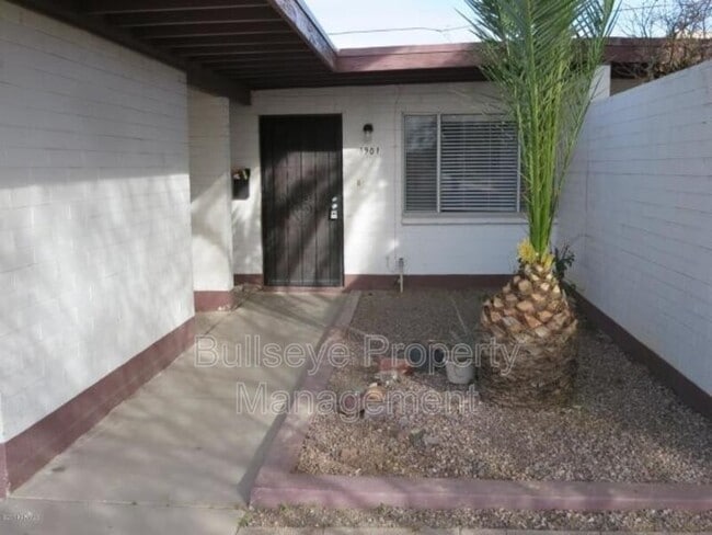 Photo - 1901 S Farmer Ave