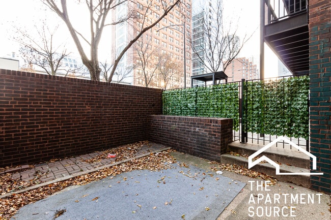 Photo - 1214 N La Salle Dr